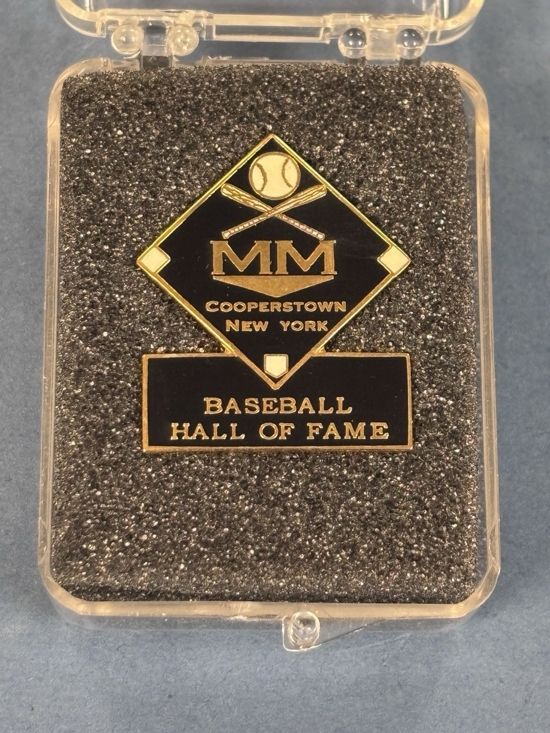 MM Cooperstown New York MLB Baseball Hall Of Fame Pin