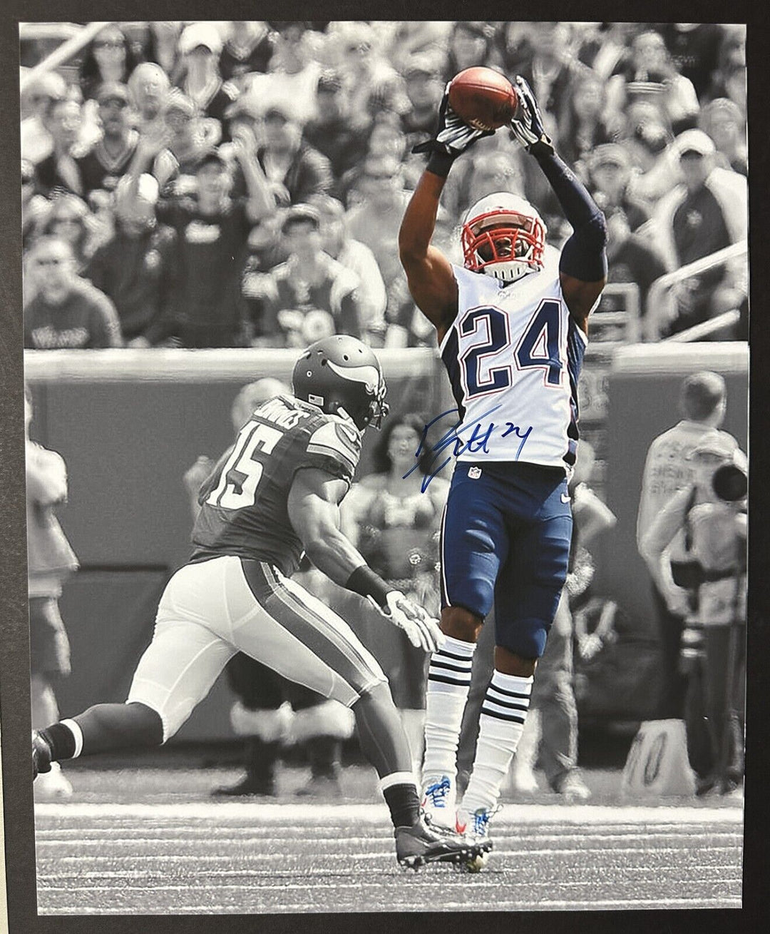 Darrelle Revis Autographed 16x20 Photo New England Patriots