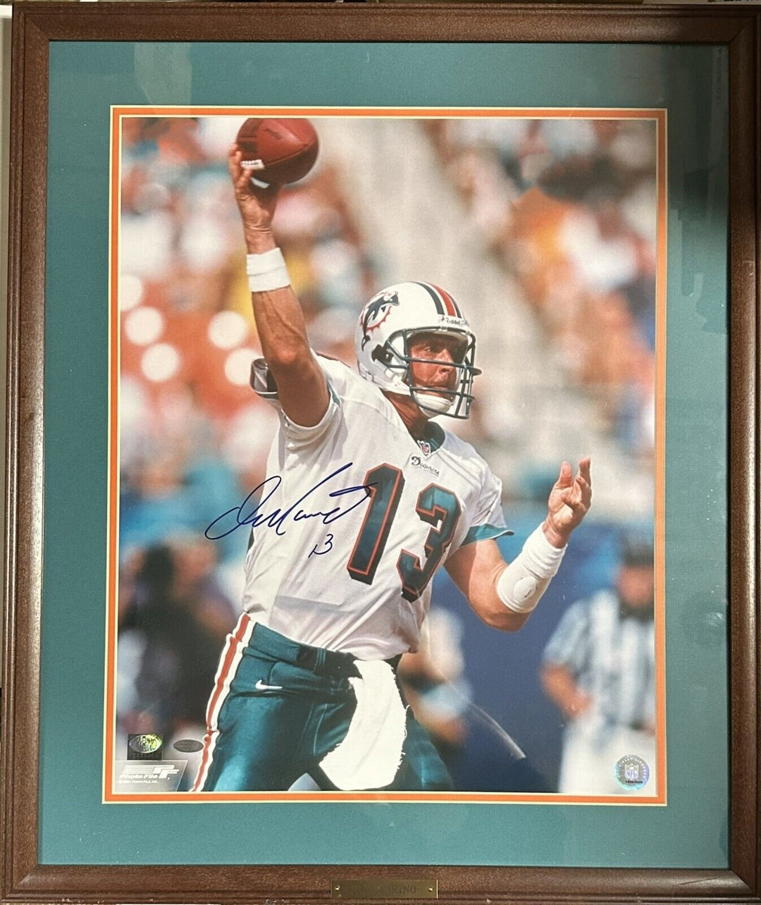 Dan Marino Autographed Miami Dolphins 16x20 Photo HOF Marino Hologram