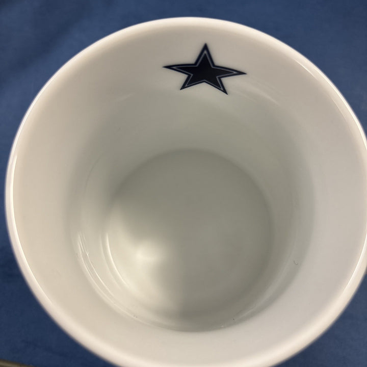 The Danbury Mint Dallas Cowboys Game Day Mug The Handoff