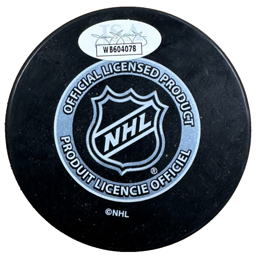 Tim Thomas Autographed 2010 NHL Winter Classic Hockey Puck Boston Bruins JSA