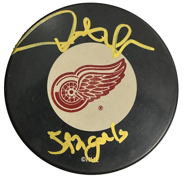 Pat Verbeek Autographed Detroit Red Wings Hockey Puck W/ 522 Goals HOF