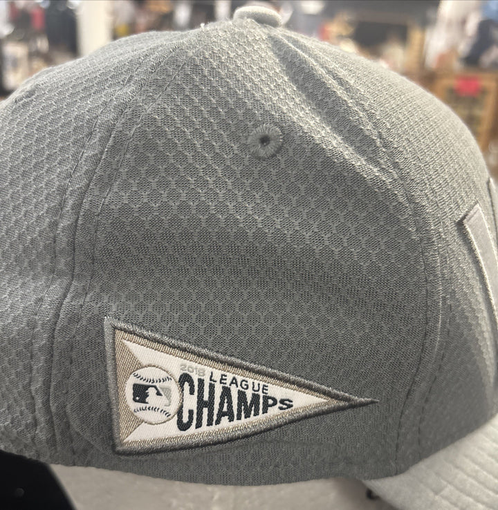 Boston Red Sox NEW ERA 2018 World Series Champions 39Thirty Fitted Hat One Size