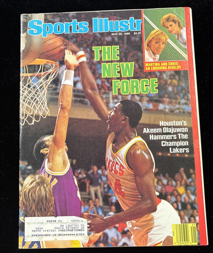 May 26 1986 Sports Illustrated Akeem Olajuwon First Cover Houston Rockets