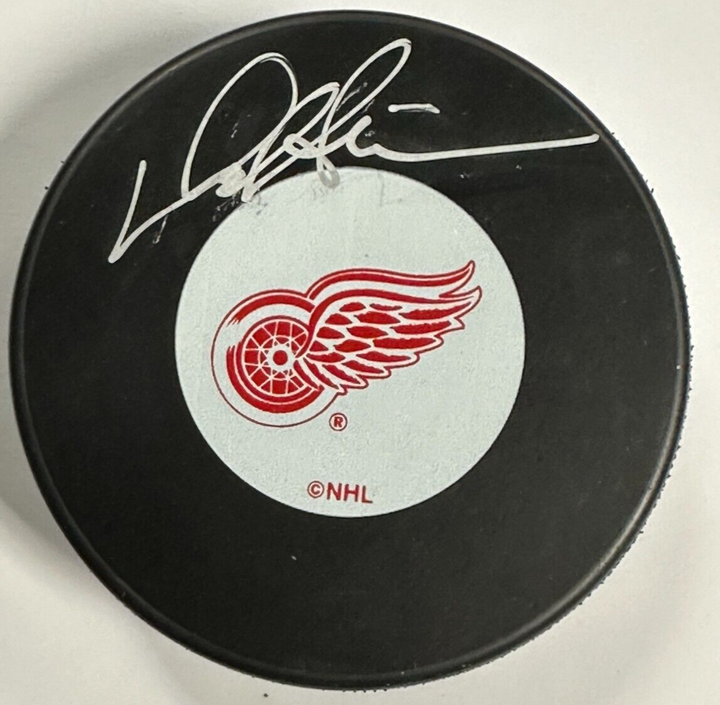 Darryl Sittler Autographed Detroit Red Wings Hockey Puck HOF