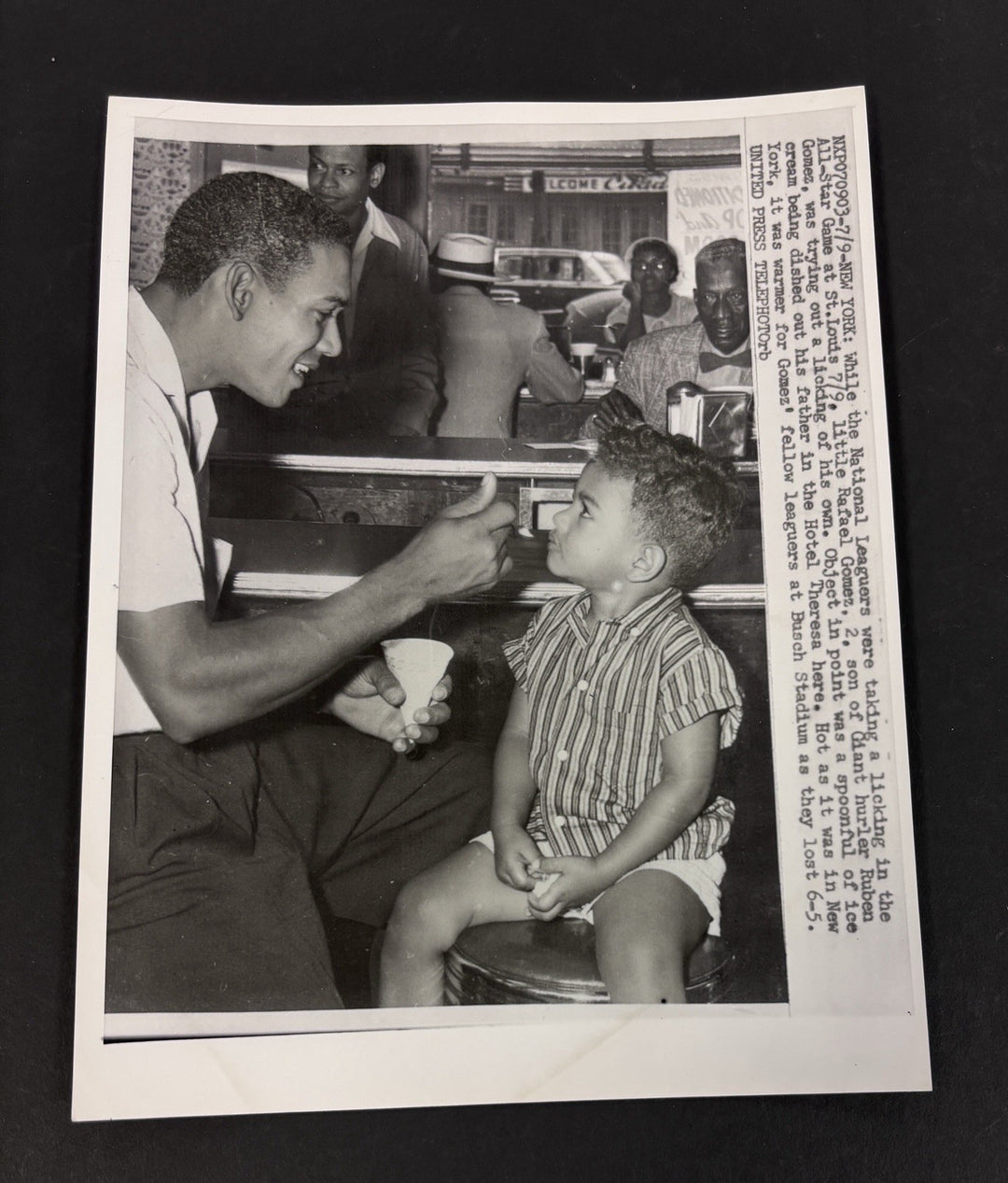 1950’s Original 7x9 Newspaper Wire Photo Ruben Gomez New York Giants