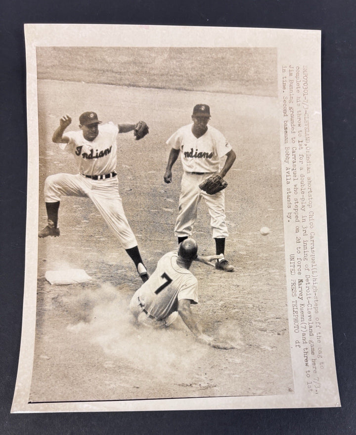 1950’s Original 7x9 Newspaper Wire Photo Chico Carrasquel Harvey Kuenn