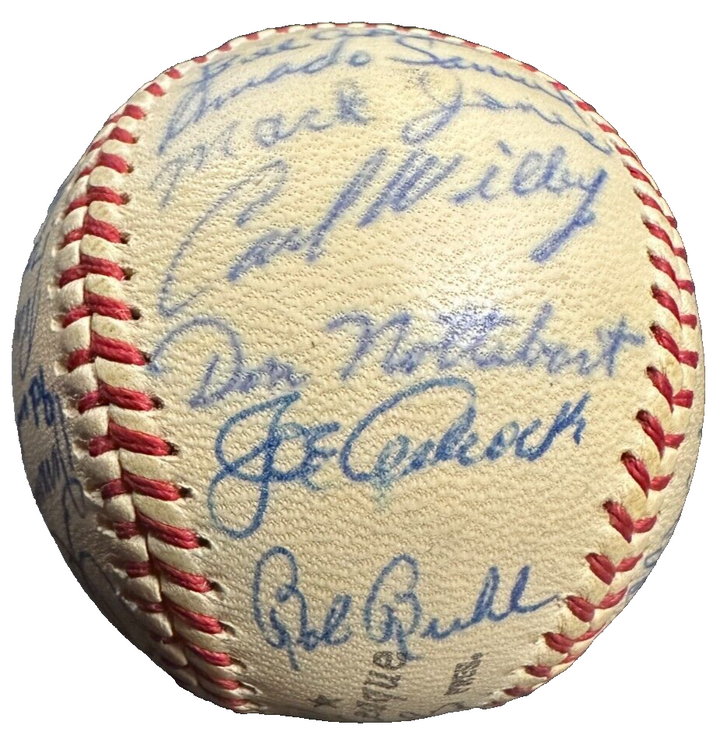 1962 Milwaukee Braves Team Autographed Baseball Aaron Spahn Mathews Uecker Torre
