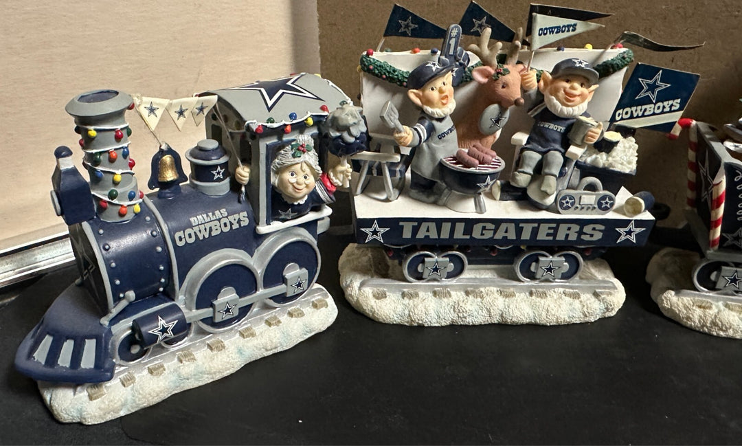 Dallas Cowboys Danbury Mint Holiday Halftime Train Set