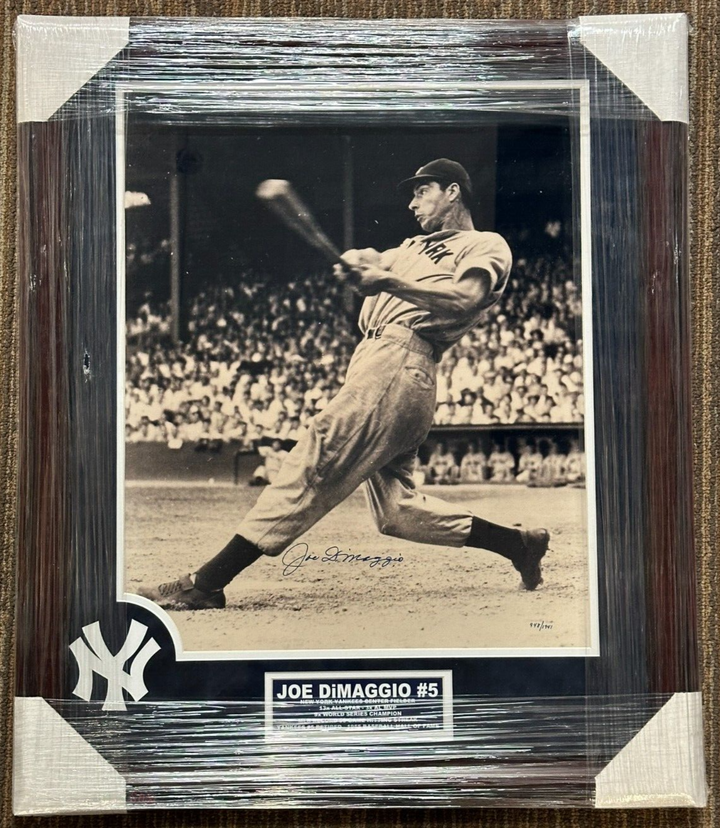 Joe DiMaggio Autographed 16c20 Photo New York Yankees Framed BAS /1941