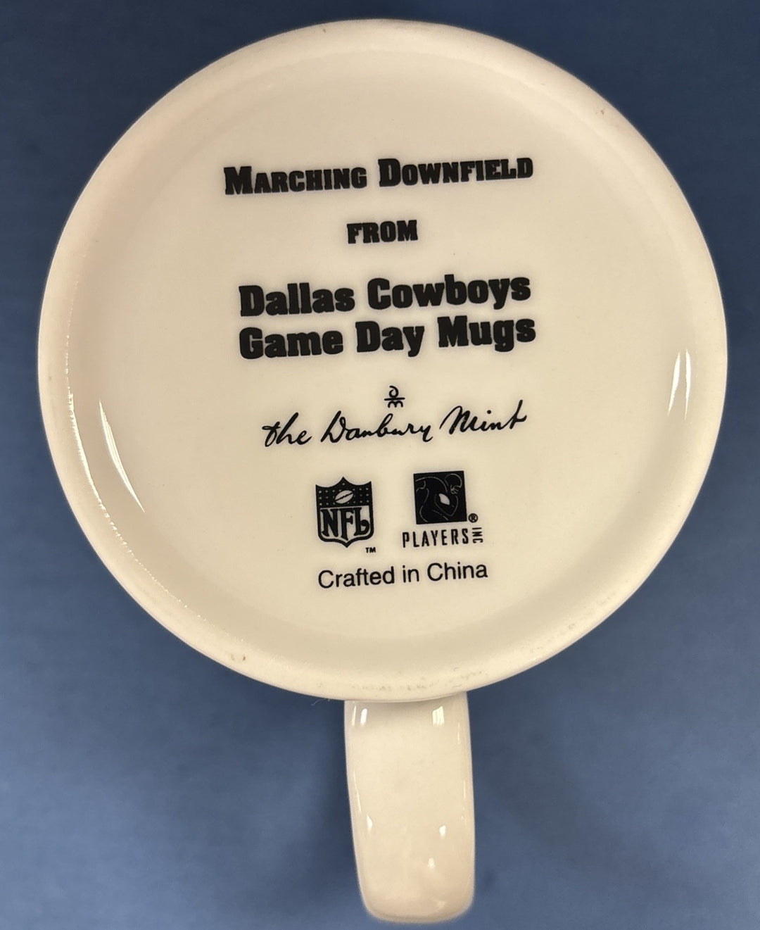The Danbury Mint Dallas Cowboys Game Day Mug Marching Downfield