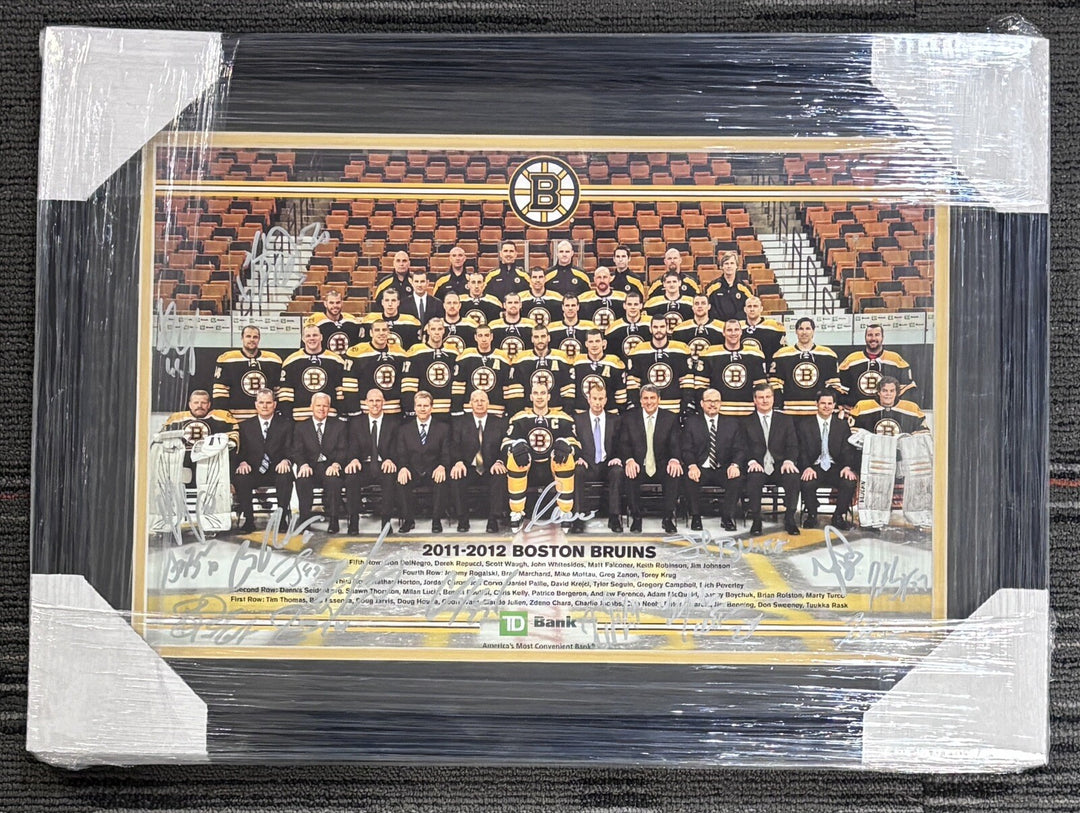 2011-12 Boston Bruins Team Signed Framed Photo Chara Thomas Bergeron Sportsworld