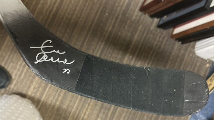 Zdeno Chara Game Used Warrior Dynasty Autographed Game Used Stick Bruins JSA