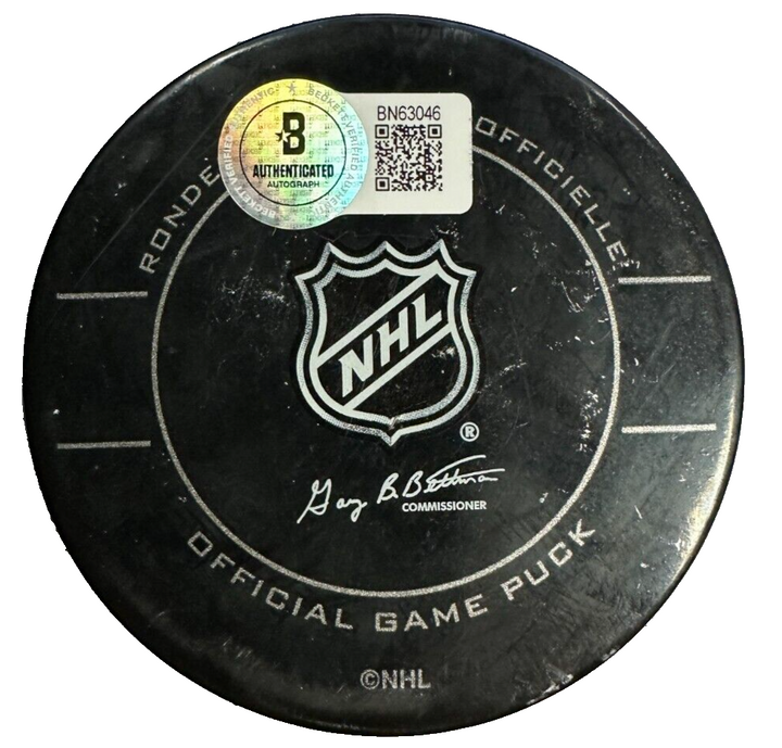 Jonathan Toews Autographed Chicago Blackhawks Game Puck NHL BAS