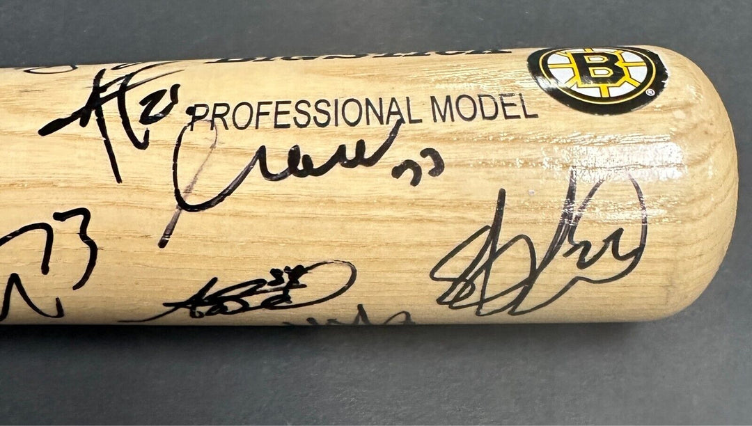 Boston Bruins 2010 Winter Classic Team Signed Bat Fenway Park Orr Bergeron
