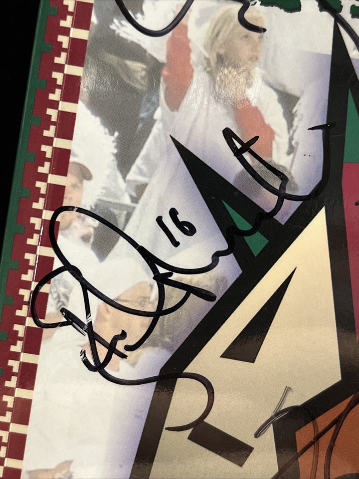 1997-98 Phoenix Coyotes Signed Media Guide Roenick Tkachuk Tocchet Isbister COA