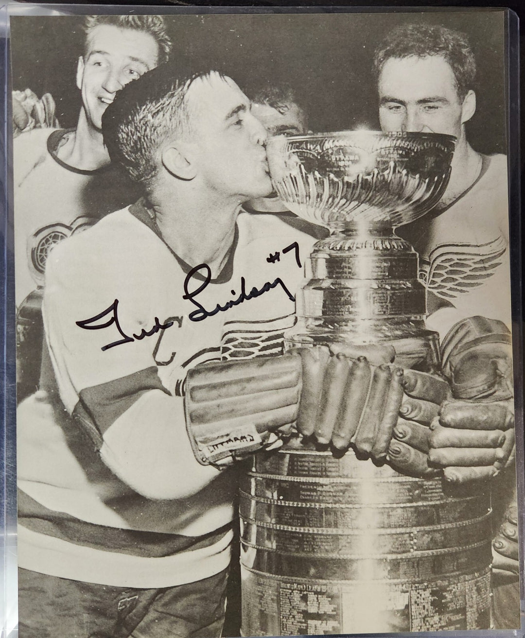 Ted Lindsay Autographed 8x10 Photo W/ Stanley Cup Red Wings HOF