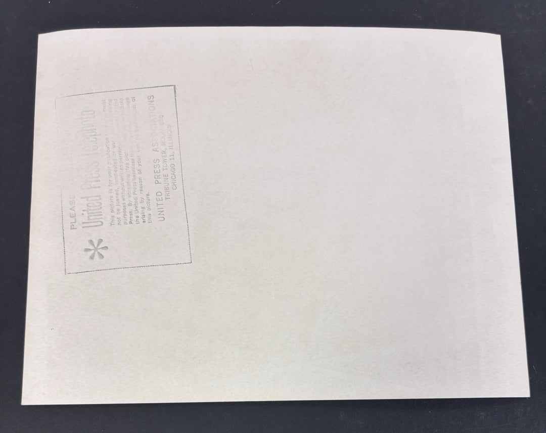 1957 Original 7x9 Newspaper Wire Photo Milwaukee Braves Bill Bruton