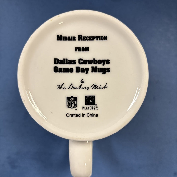 The Danbury Mint Dallas Cowboys Game Day Mug Midair Reception
