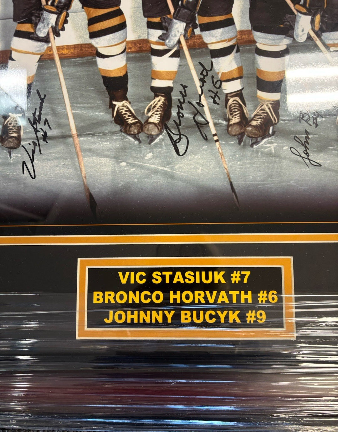 Uke Line Johnny Bucyk Vic Stasiuk Bronco Horvath Boston Signed Auto 16x20Photo