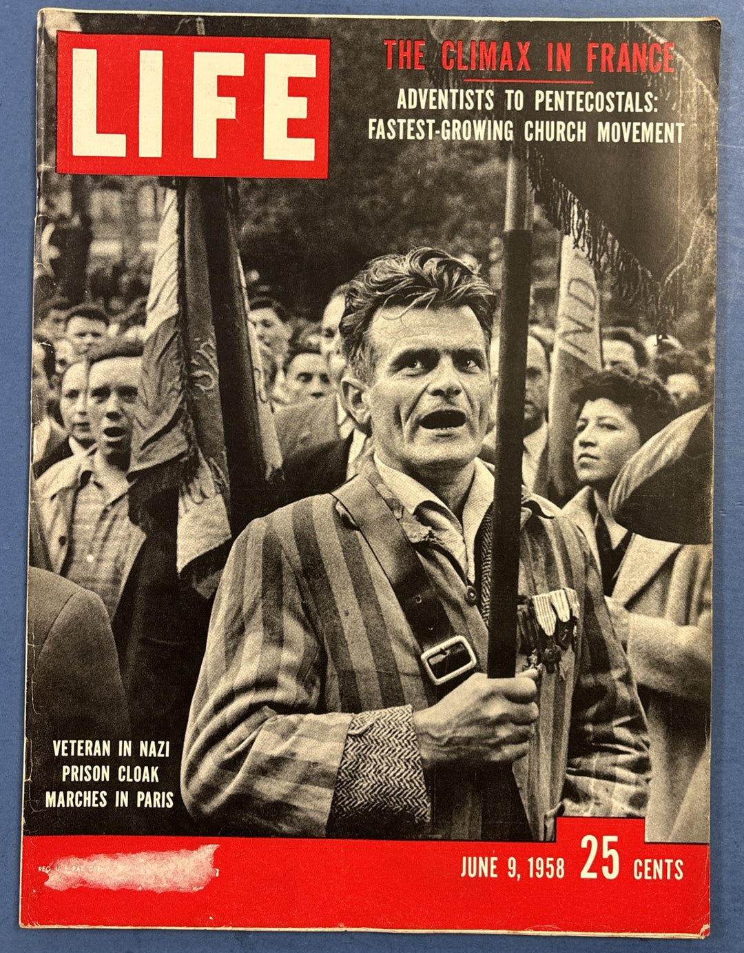 Life Magazine Vintage The Climax In France Veteran In Nazi Cloak June 9 1958