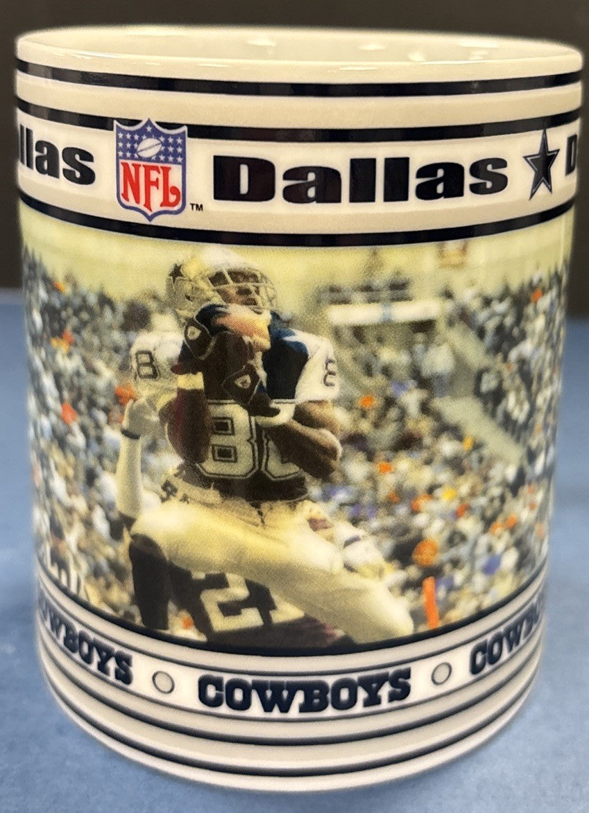 The Danbury Mint Dallas Cowboys Game Day Mug Midair Reception