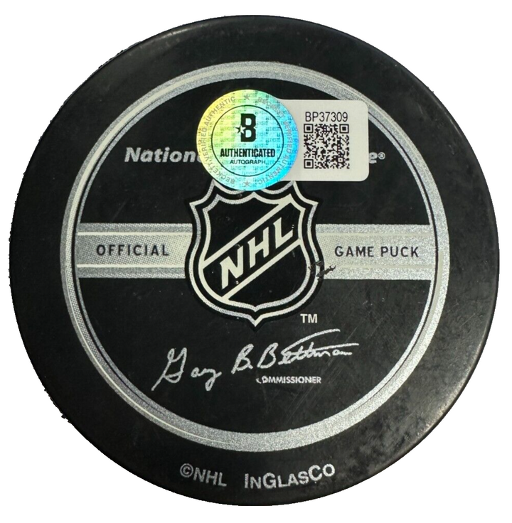 Zdeno Chara Autographed Boston Bruins Hockey Game Puck BAS NHL