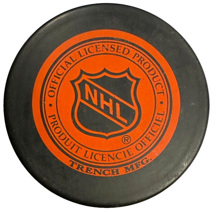 Bobby Hull Autographed Chicago Blackhawks Hockey Puck HOF