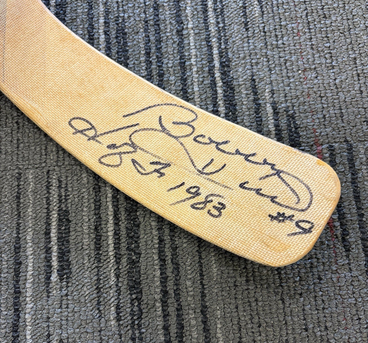 Bobby Hull Signed Stats And HOF Stick Chicago Black Hawks Sportsworld COA