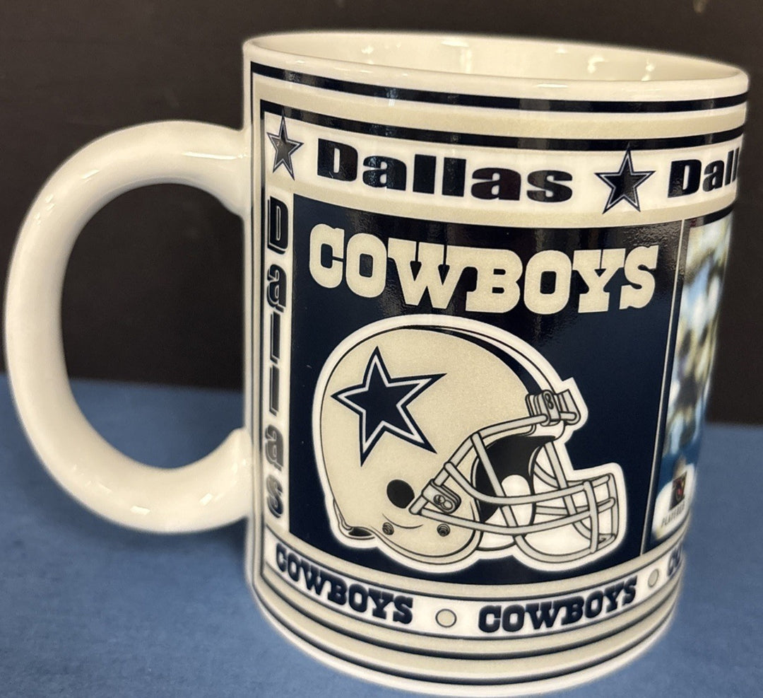 The Danbury Mint Dallas Cowboys Game Day Mug In The Huddle