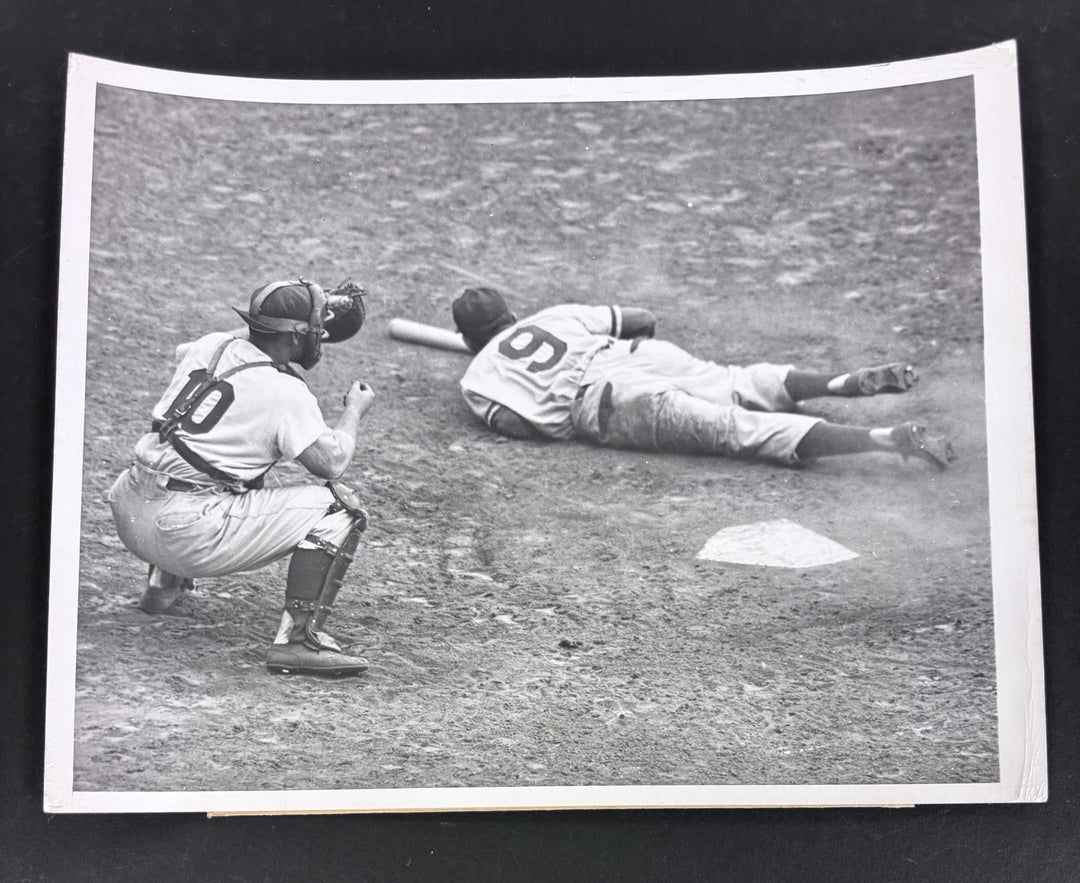 1949 Original 7x9 Newspaper Wire Photo Mike Goliat Philadelphia Phillies