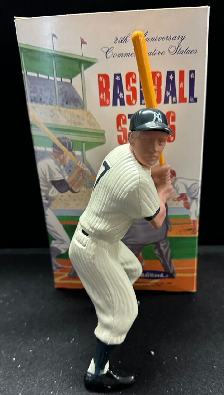 Mickey Mantle Hartland Statue NIB Complete W/ Bat 25th Anniversary