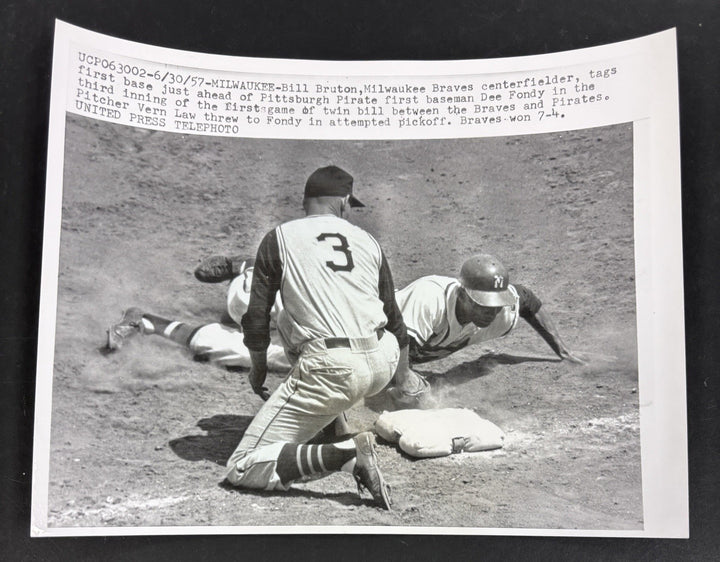 1957 Original 7x9 Newspaper Wire Photo Bill Bruton Dee Fondy Braves Pirates