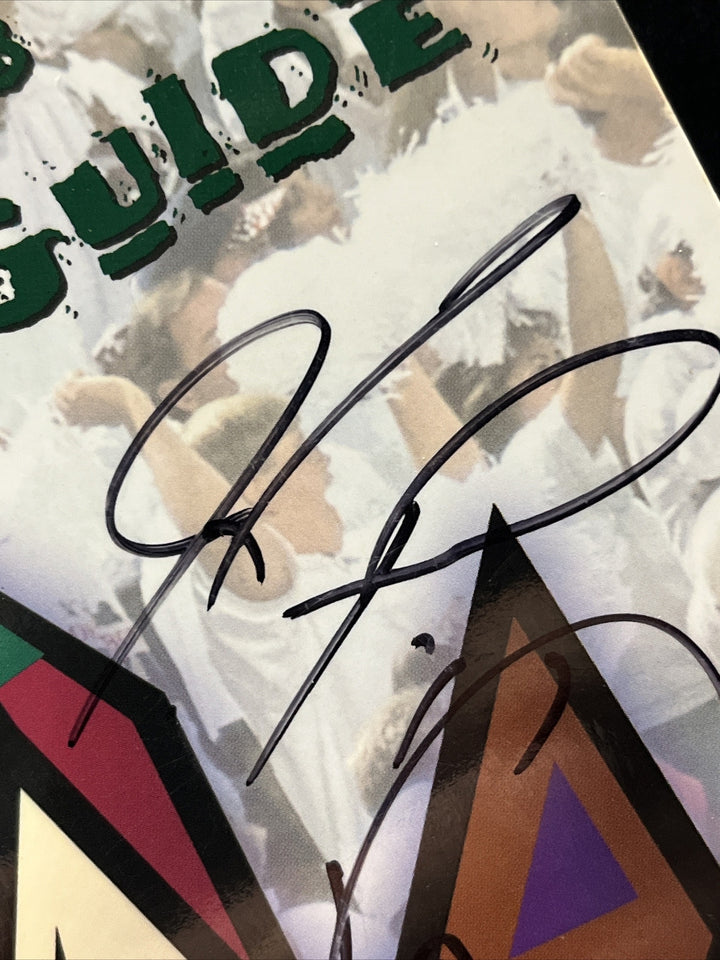 1997-98 Phoenix Coyotes Signed Media Guide Roenick Tkachuk Tocchet Isbister COA