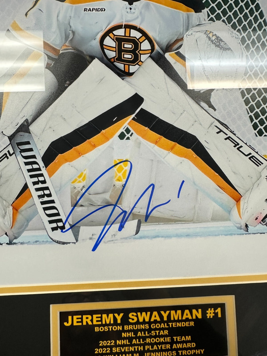 Jeremy Swayman Autographed 16x20 Photo Boston Bruins NHL +