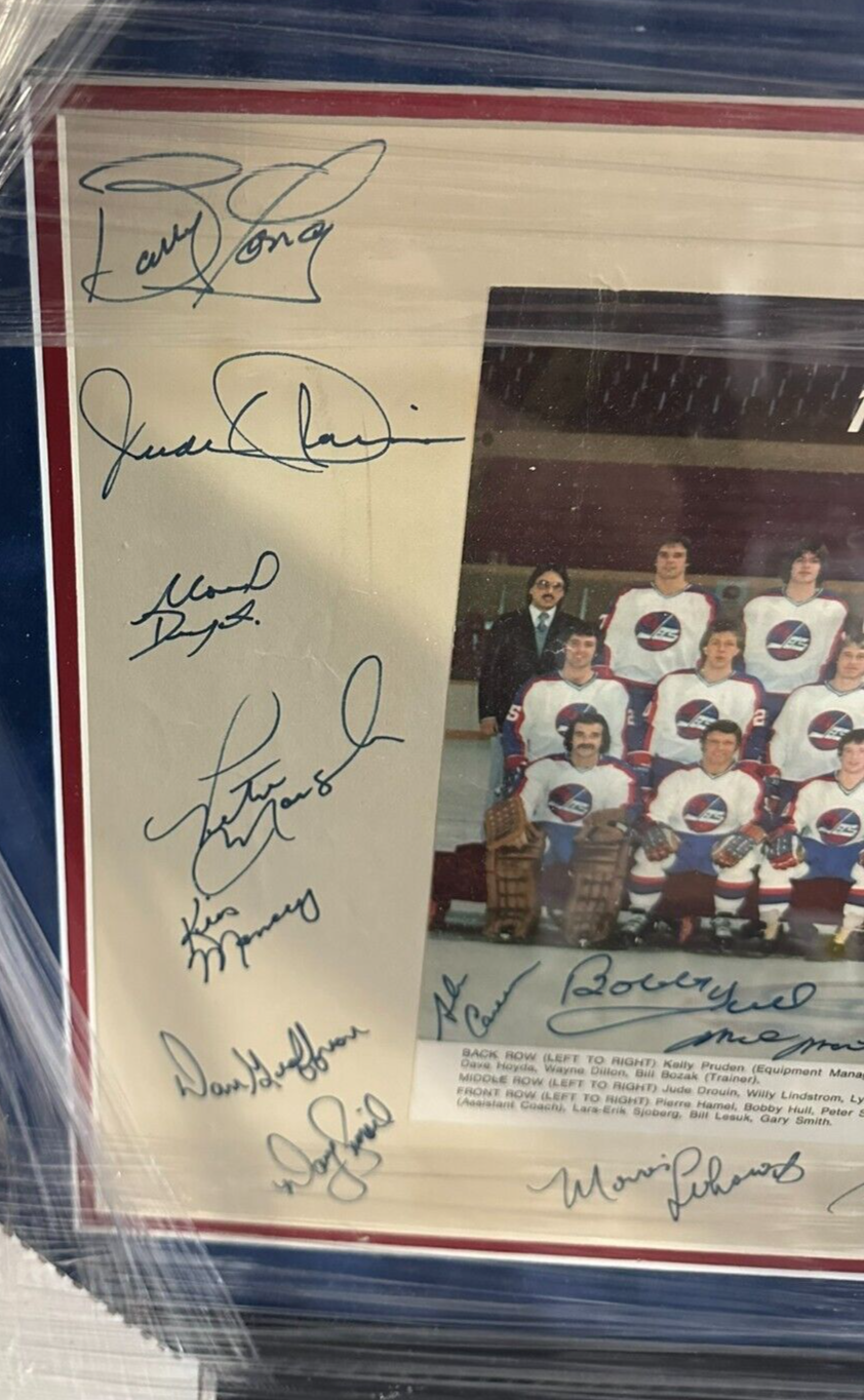 1979-80 Winnipeg Jets Autographed Team Photo Framed Hull Melrose Lukowich