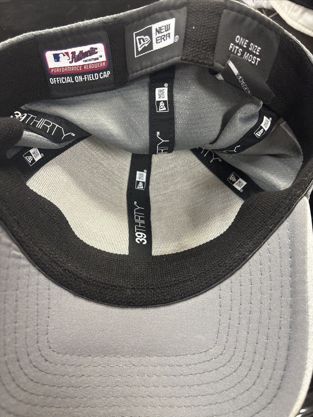 Boston Red Sox NEW ERA 2018 World Series Champions 39Thirty Fitted Hat One Size