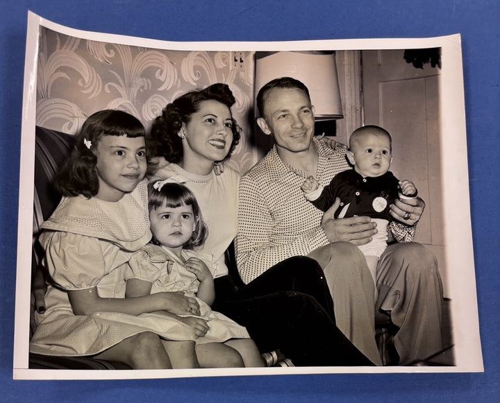 1952 Eddie Stanky And Family Original 7x9 Newspaper Wire Photo St. Louis