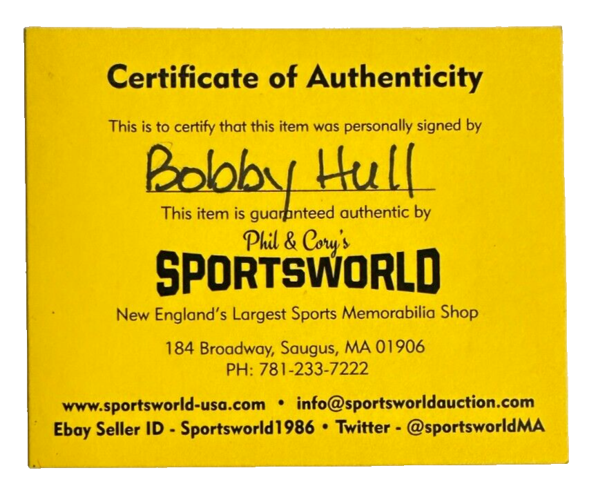 Bobby Hull Autographed Chicago Blackhawks Hockey Puck HOF
