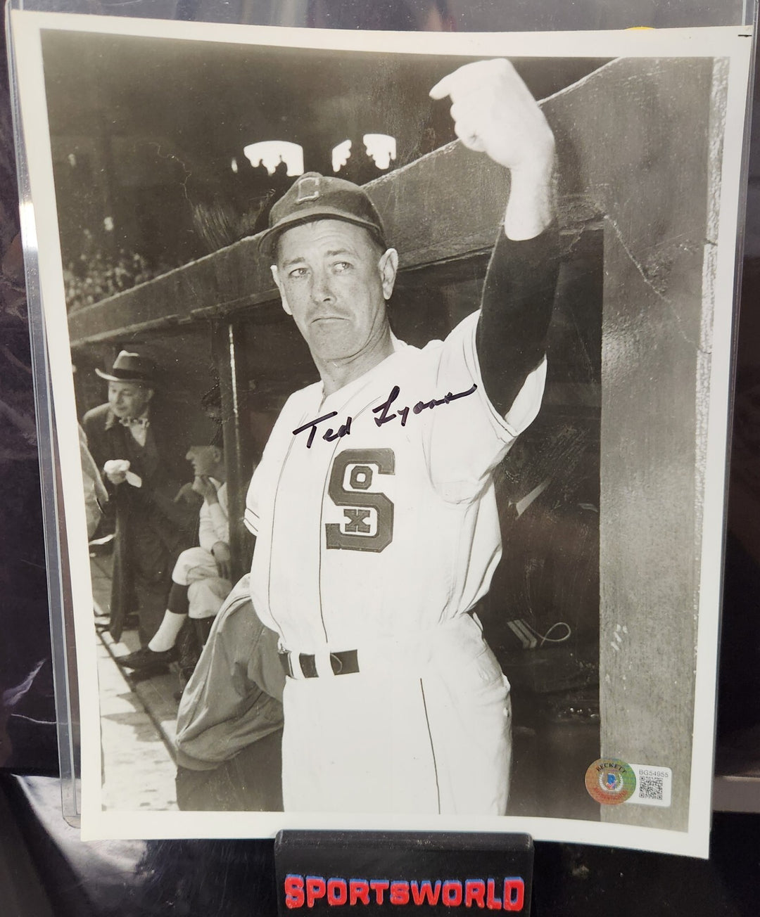Ted Lyons Signed 8x10 Photo Chicago White Sox HOF Beckett COA