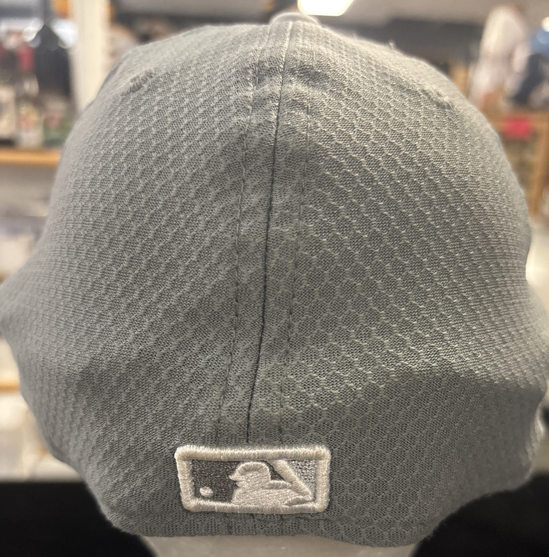 Boston Red Sox NEW ERA 2018 World Series Champions 39Thirty Fitted Hat One Size