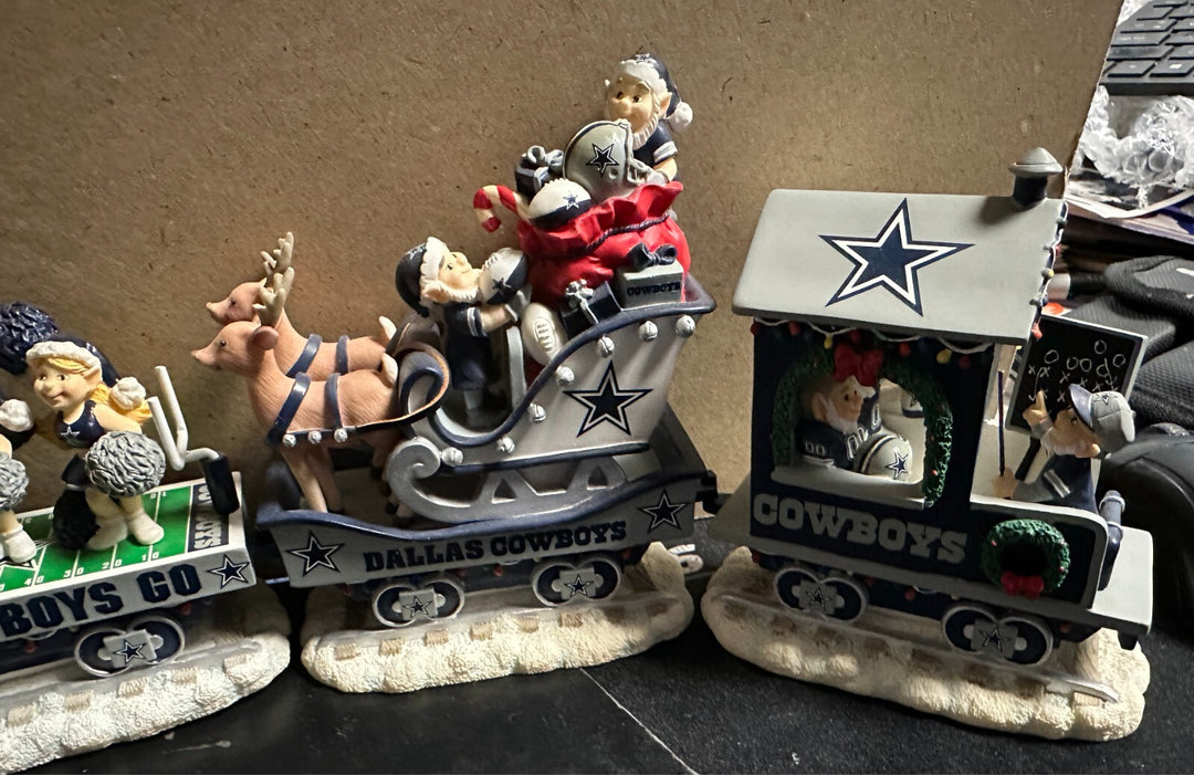 Dallas Cowboys Danbury Mint Holiday Halftime Train Set