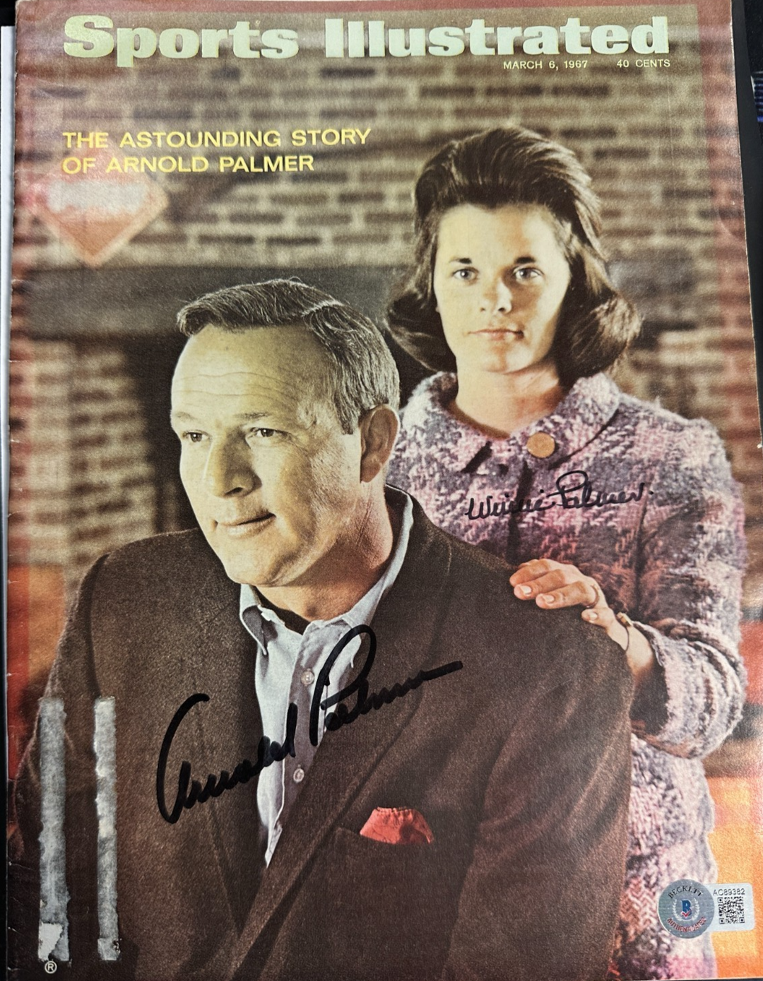 Arnold & Winnie Palmer Autographed 6/6/1967 Issue Sports Illustrated BAS