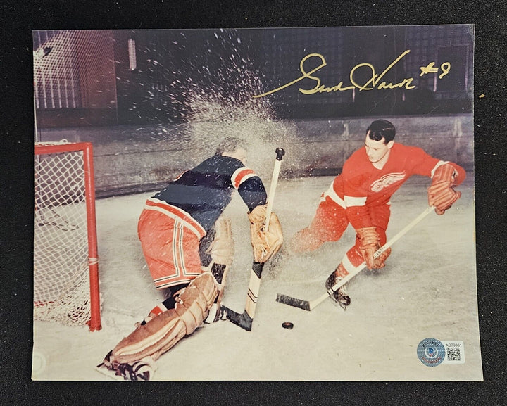 Gordie Howe Signed Detroit Red Wings 8x10 Photo Inscribed Beckett Authentication