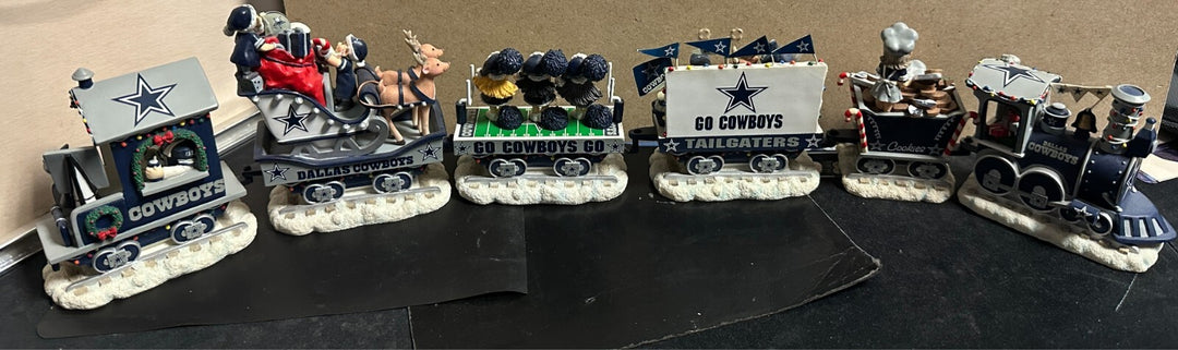 Dallas Cowboys Danbury Mint Holiday Halftime Train Set