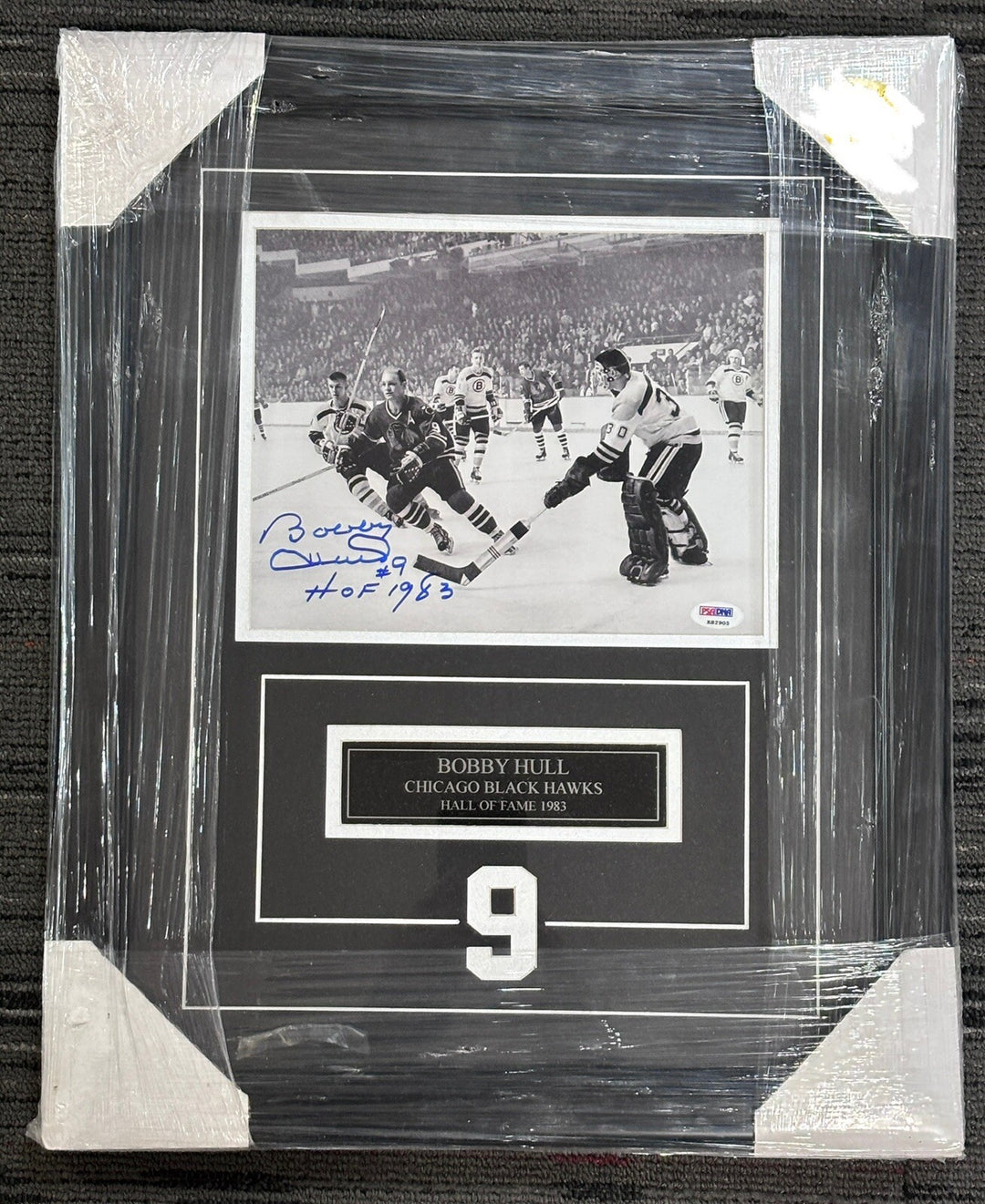 Bobby Hull Signed Framed Chicago Black Hawks 8x10 With HOF Inscription PSA DNA