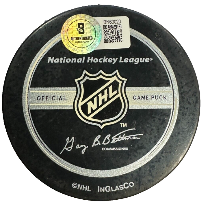 Jonathan Toews Autographed Chicago Blackhawks Game Puck NHL BAS