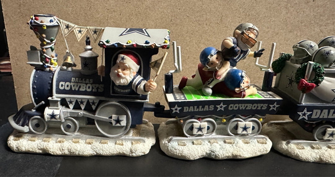 Dallas Cowboys Danbury Mint Christmas Express Train Set