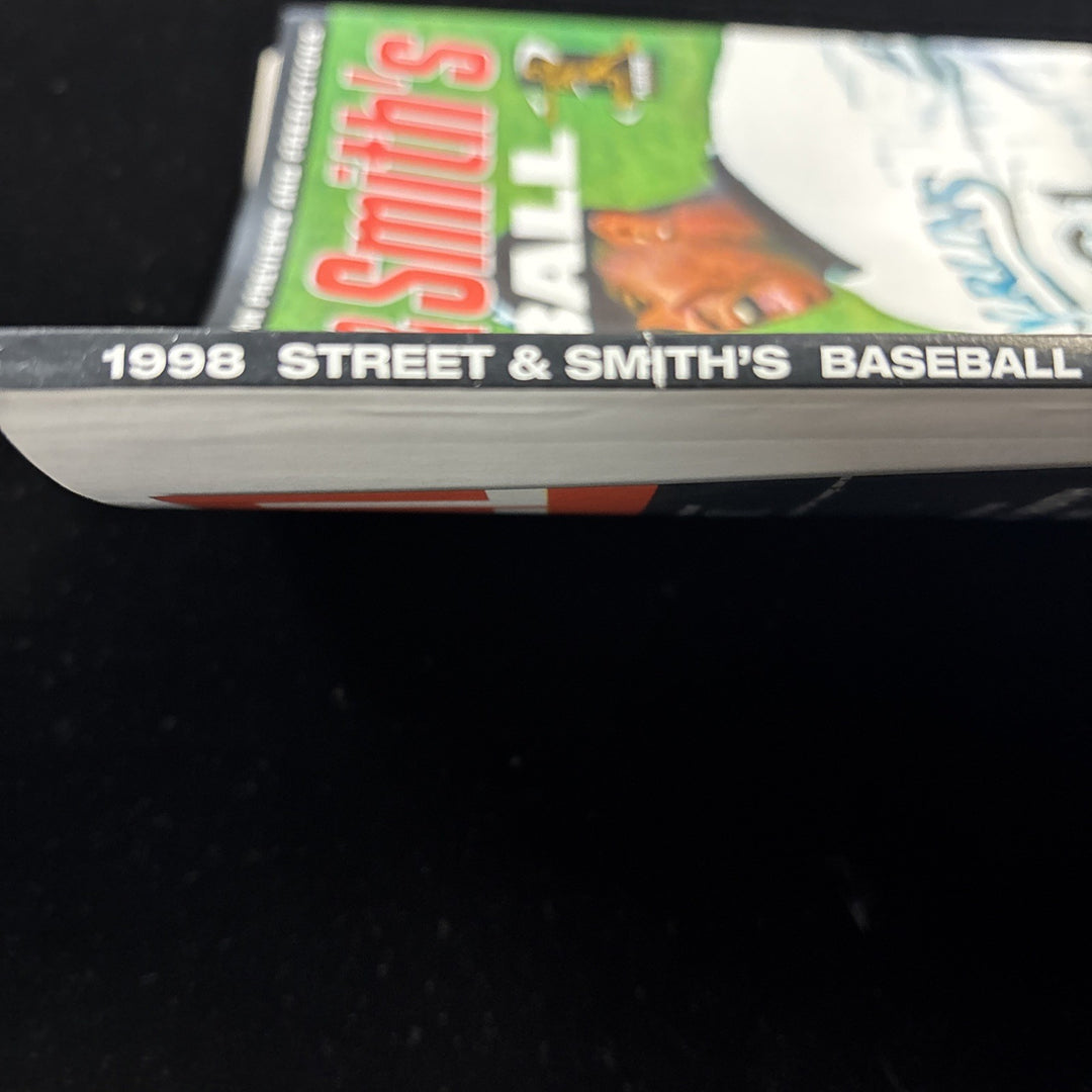 1998 Street & Smiths Baseball Magazine Livan Hernandez Florida Marlins