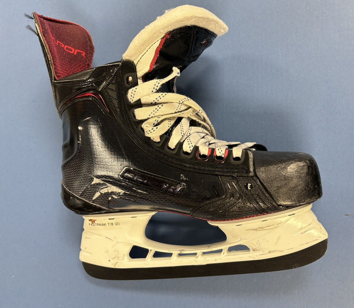David Pastrnak Game Used Bauer Vapor Skates Boston Bruins